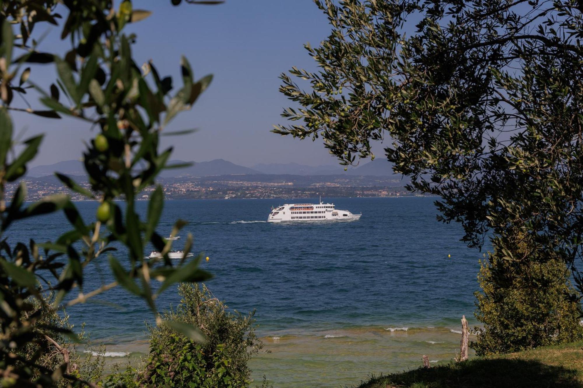 Sorridi Al Lago Sirmione Bagian luar foto