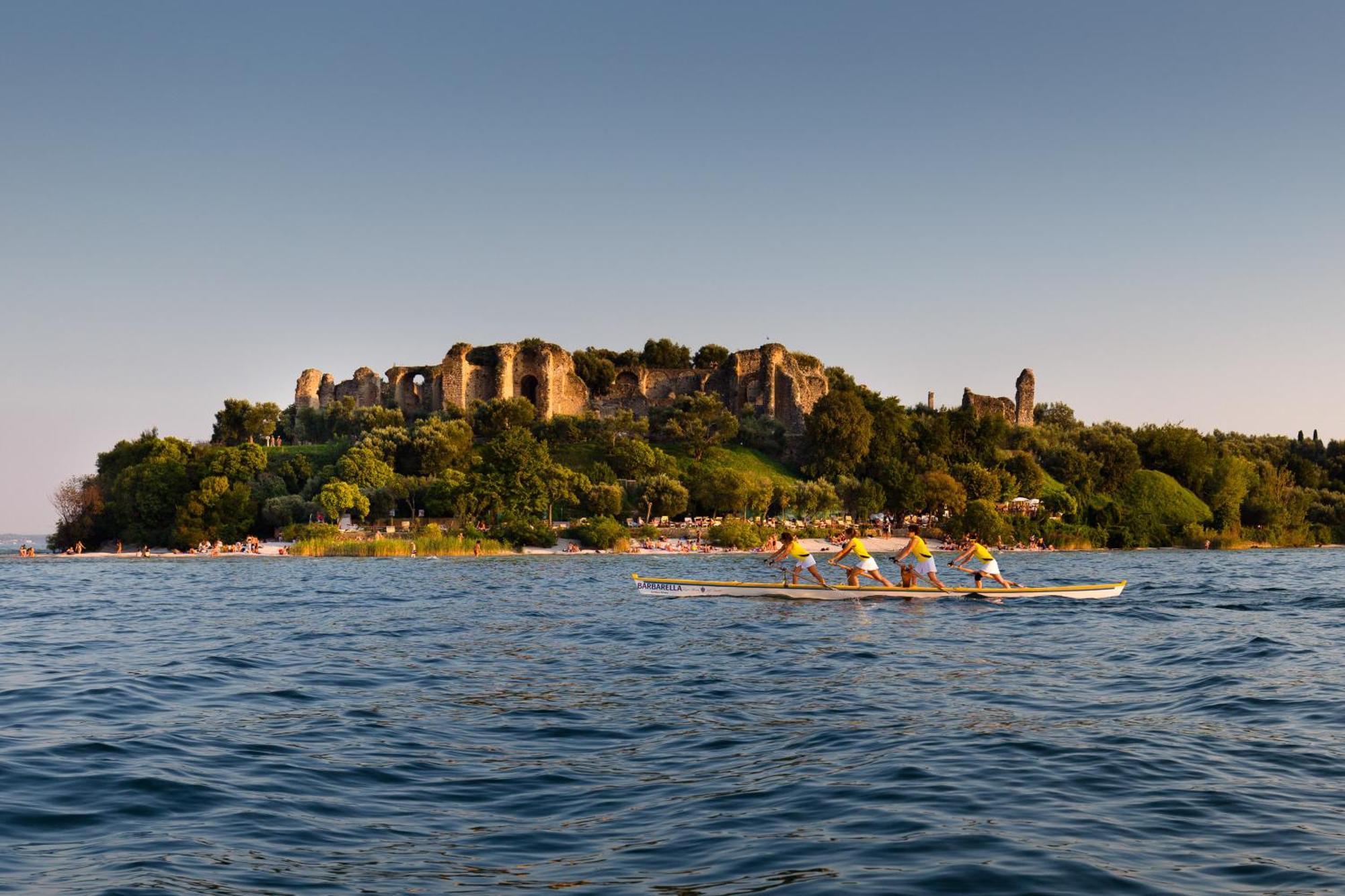 Sorridi Al Lago Sirmione Bagian luar foto