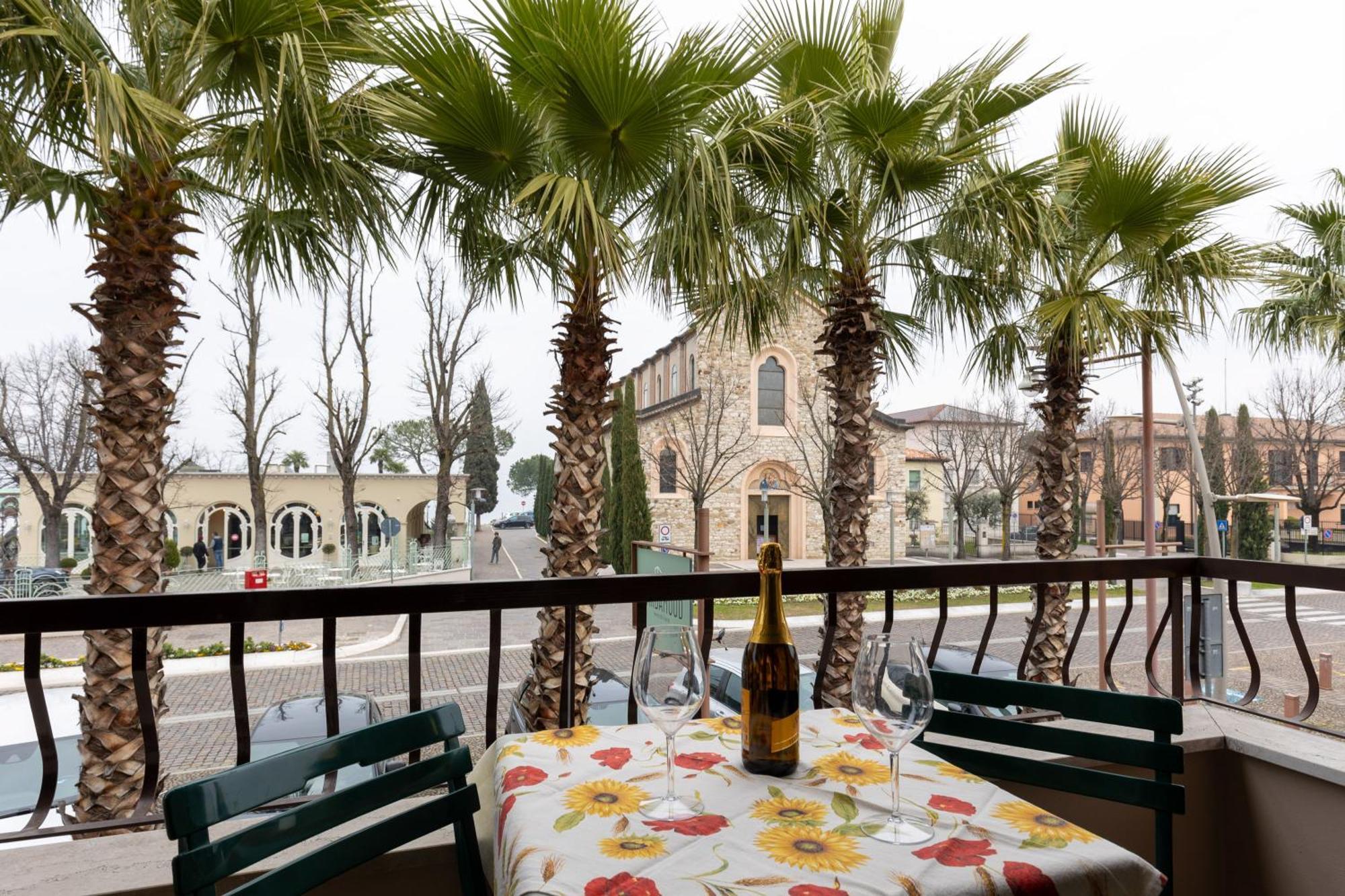 Sorridi Al Lago Sirmione Bagian luar foto