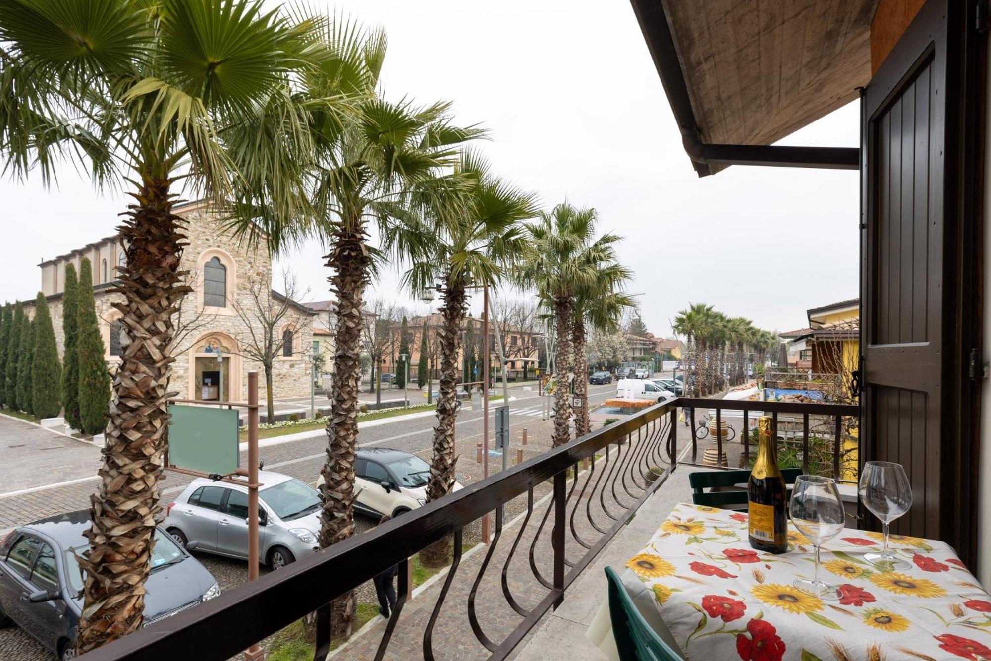 Sorridi Al Lago Sirmione Bagian luar foto