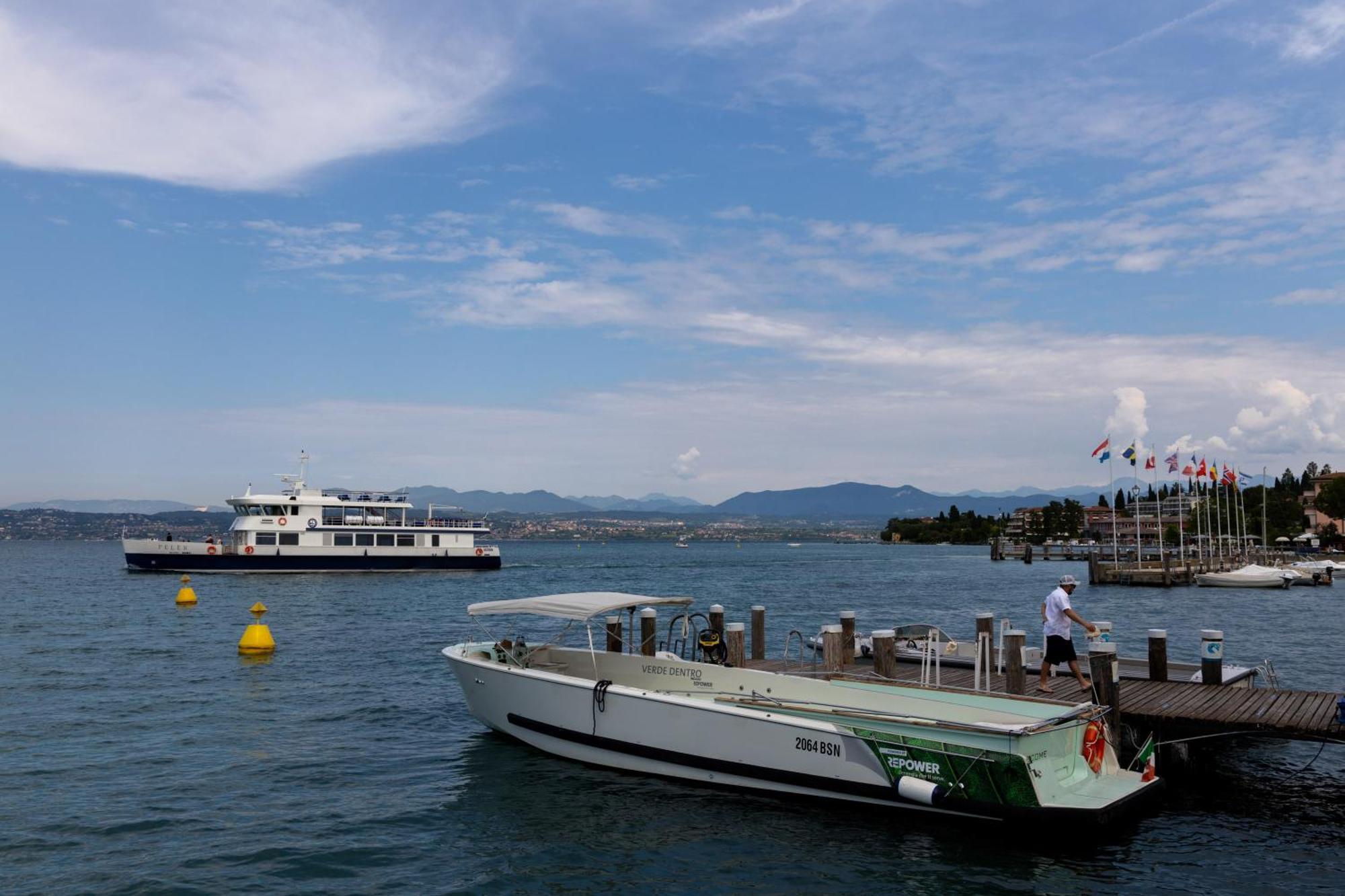 Sorridi Al Lago Sirmione Bagian luar foto